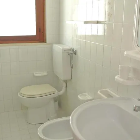 公寓 Cozy Flat With Sun Terrace 利尼亚诺萨比亚多罗